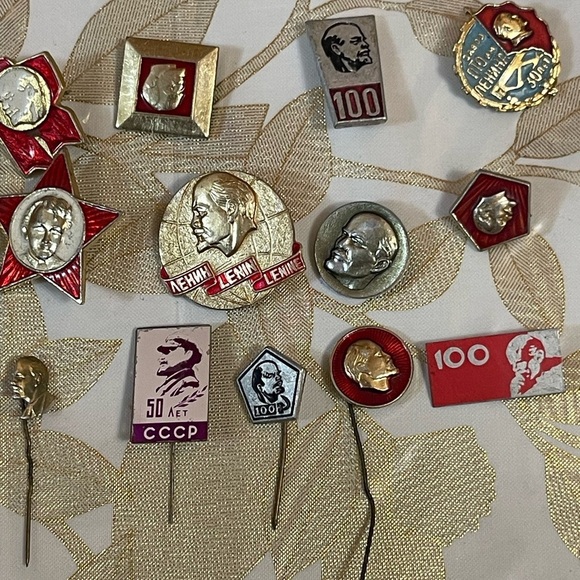 Set of 38 pins badges Lenin Komsomol Communist party  awards USSR - Picture 6 of 7
